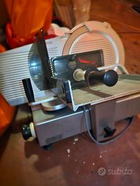 Affettatrice professionale elettrica