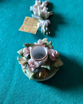 2 oggettini segnaposto a decorazione floreale in p