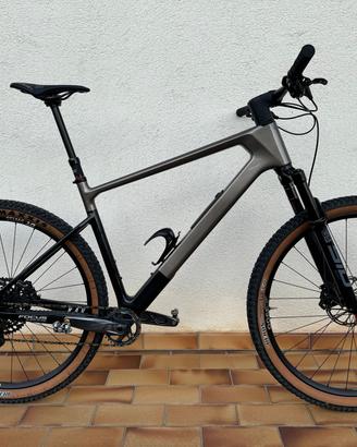 Focus Raven 8.9 (2023) – Top di gamma (XL)