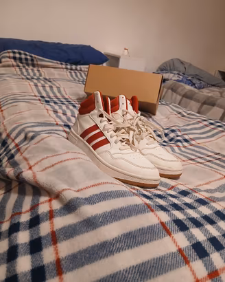 scarpe adidas da basket ,41,5. Usate pochissimo 