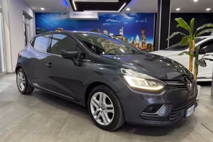 Renault Clio dCi 8V 90 CV 5 porte Moschino Intens