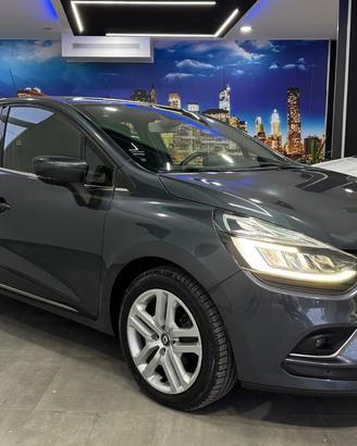 Renault Clio dCi 8V 90 CV 5 porte Moschino Intens