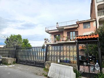 5 LOCALI A TORRE ANNUNZIATA