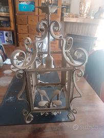 Lampadario in ferro battuto 