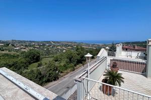 Appartamento con splendida terrazza e garage