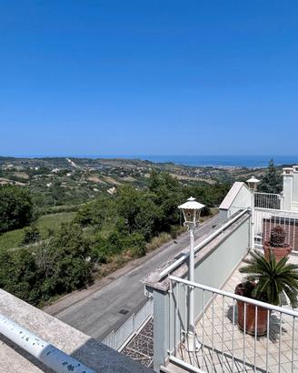 Appartamento con splendida terrazza e garage
