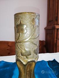 Vaso floreale art da trincea