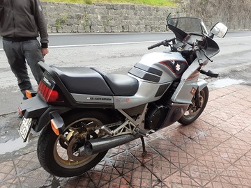 Moto Suzuki