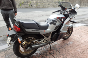 Moto Suzuki