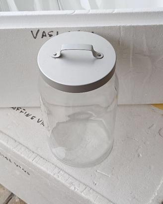 Vasi contenitori  in vetro con coperchio