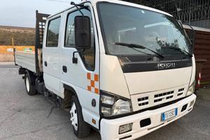Isuzu doppia cabina ribaltabile