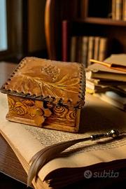 Cofanetto Porta-Gioielli Vintage in Cuoio Sbalzato