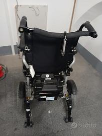 Sedia a rotelle elettrica