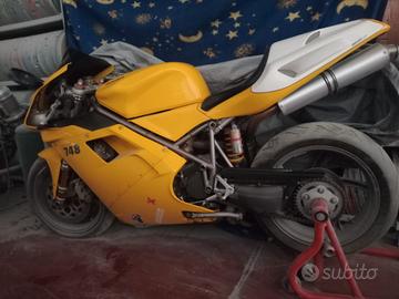 Ducati 748r 