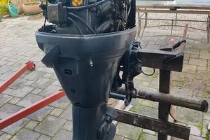 Yamaha 40 fuoribordo