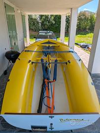 Deriva 420 con spinnaker 