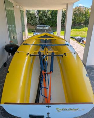 Deriva 420 con spinnaker 