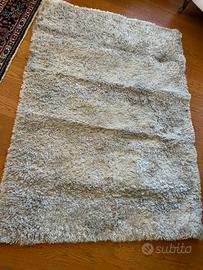 Tappeto grigio argento