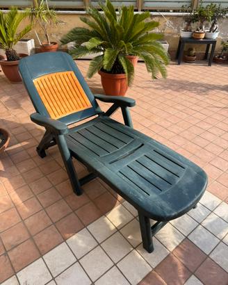 set tavolo con sedie e sedia sdraio