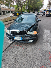 Auto incidentata Ancona