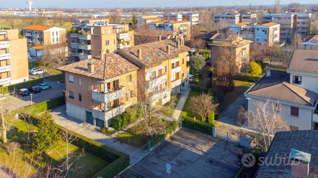 4 LOCALI A REGGIO NELL'EMILIA