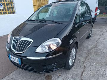 MUSA 1.4 8V Ecochic (GPL) Gold uniprop