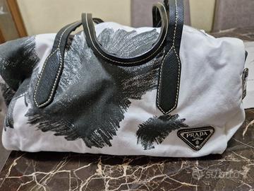Prada originale, Bauletto in tessuto