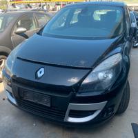 RENAULT SCENIC XMOD 1.9D - ANNO 2010 - PER RICAMBI