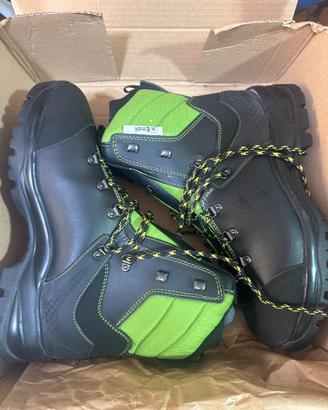 Scarpa anti taglio
