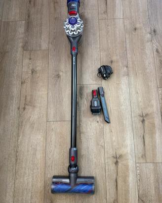 Dyson v8