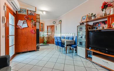 3 LOCALI SENZA SPESE SI CONDOMINIO