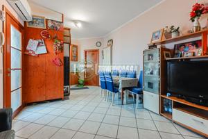 3 LOCALI SENZA SPESE SI CONDOMINIO