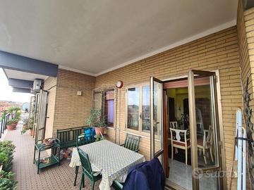 AMPIO TRILOCALE CON TERRAZZO