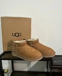 Stivali da neve UGG Classic Mini Short, taglia 37