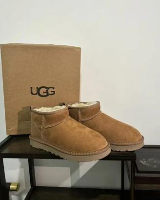 Stivali da neve UGG Classic Mini Short, taglia 37