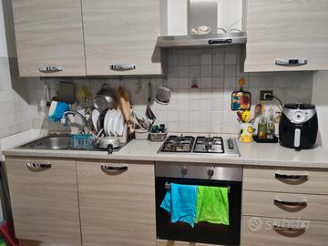 Cucina e tavolo allungabile