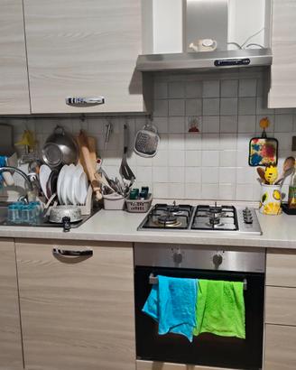 Cucina e tavolo allungabile