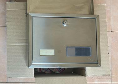 Cassetta postale a muro