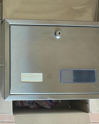 Cassetta postale a muro