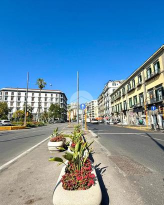 MONOLOCALE A NAPOLI