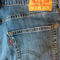 Levis 512