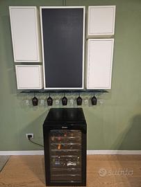 Mobile e rastrelliera porta calici