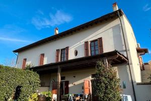 Casa - Parte di cascinale indip.te con giardino