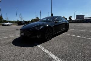 Tesla mS del 2020 km 150.000 cerchi 21’
