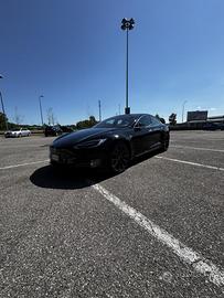 Tesla mS del 2020 km 150.000 cerchi 21’