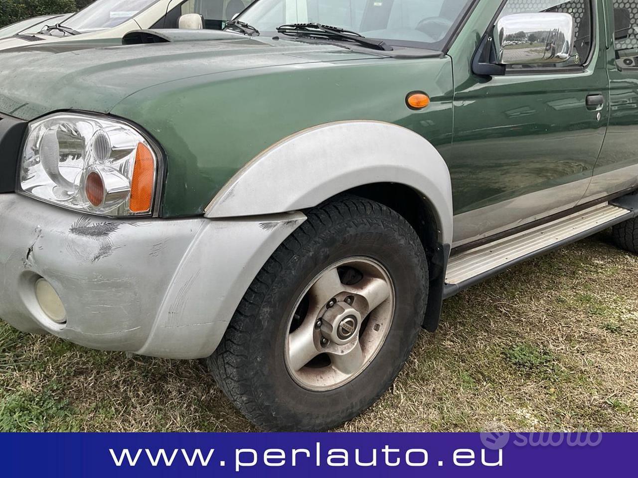 Nissan Pickup 2003 photo 2