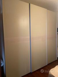 2 comodini e armadio flou