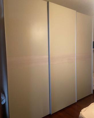 2 comodini e armadio flou