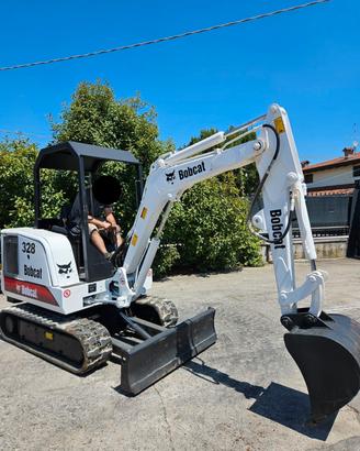 E249-Escavatore Bobcat 328 28 q