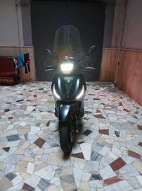 piaggio beverly S 300 HPE blu notte con antifurto 